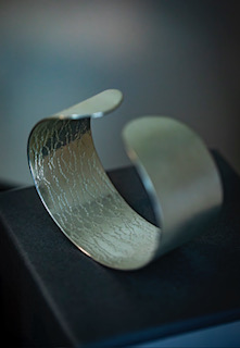 Handgjort silverarmband av MAIA Silversmide